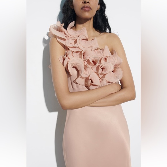 Zara RUFFLED SATIN EFFECT DRESS. Beige-Pink. Size S. New with Tag. - Picture 3 of 8